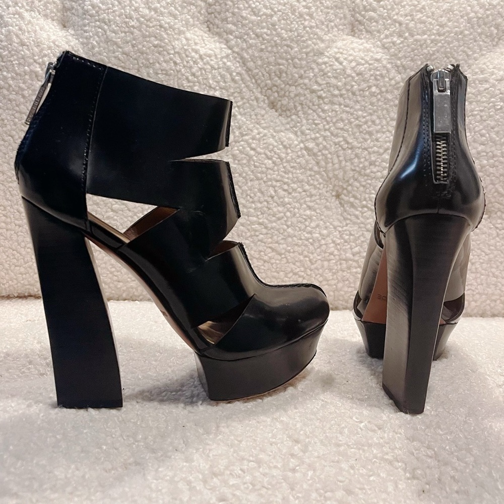 Rachel Zoe Elliott High Heel Black Leather Cutout Platform Bootie Size 7
